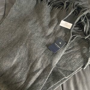 NWT Gray Fringe scarf